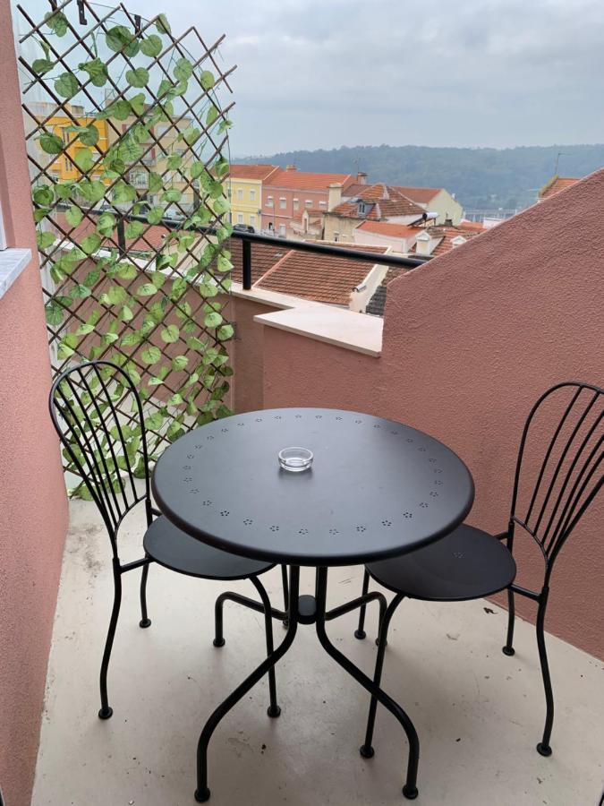 Apartment2 With Terrace And A View Near Amoreiras Лісабон Екстер'єр фото
